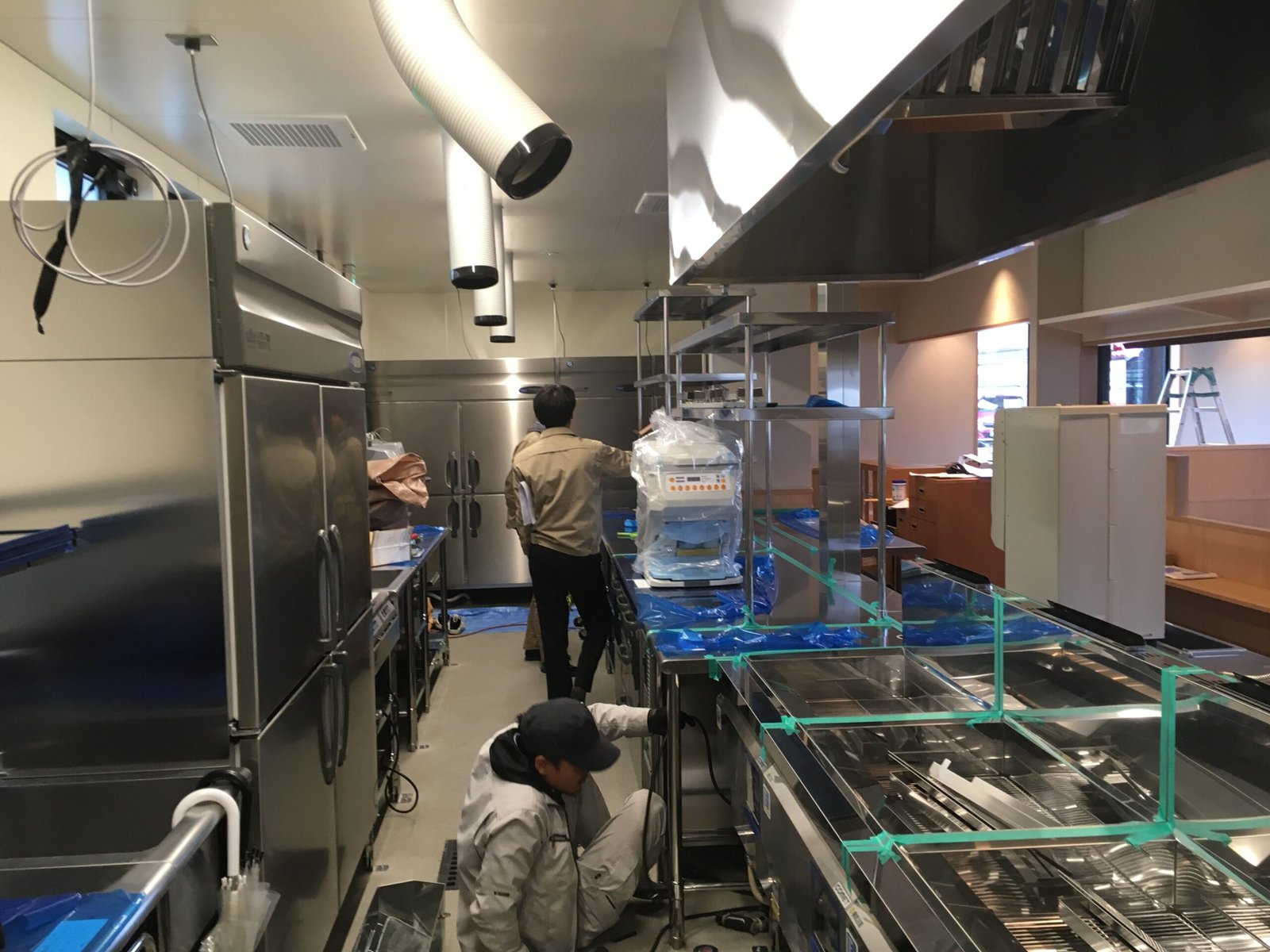 Stainless steel flatbed trolley for heavy-duty transport